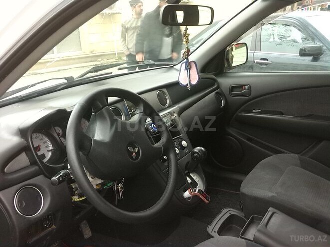 Mitsubishi Outlander 2004, 230,000 km - 2.4 l - Bakı