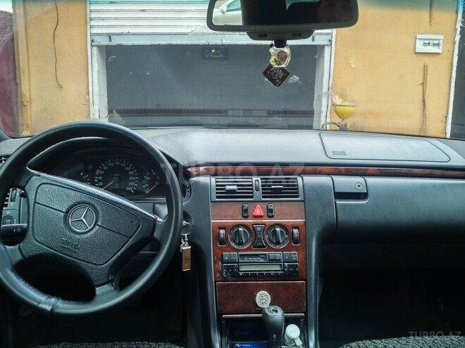 Mercedes E 230 1995, 700,000 km - 2.3 l - Bakı