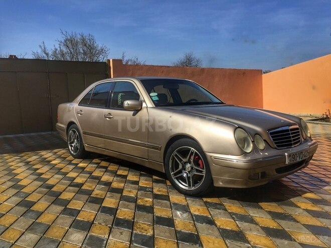 Mercedes E 240 2000, 230,000 km - 2.6 l - Qazax