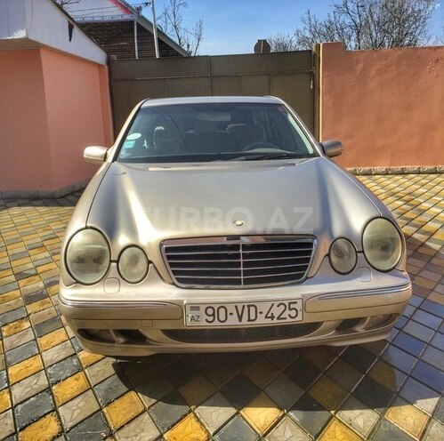 Mercedes E 240 2000, 230,000 km - 2.6 l - Qazax