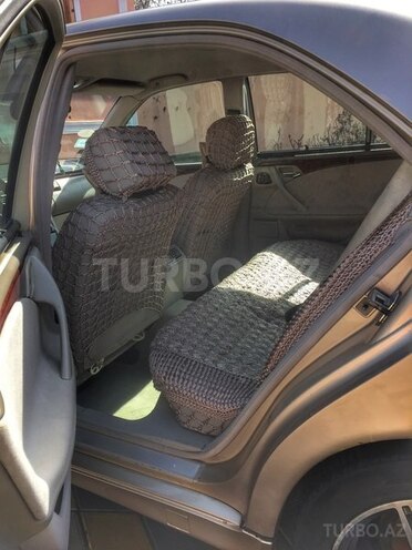 Mercedes E 240 2000, 230,000 km - 2.6 l - Qazax