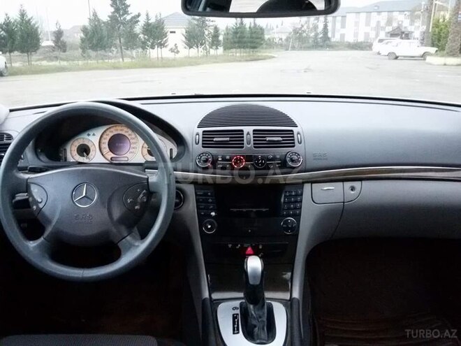 Mercedes E 220 2002, 295,000 km - 2.2 л - Astara