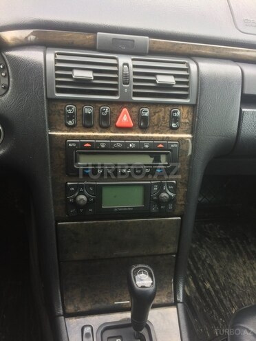 Mercedes E 280 1999, 301,000 km - 2.8 l - Bakı