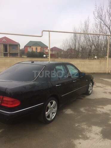 Mercedes E 280 1999, 301,000 km - 2.8 l - Bakı