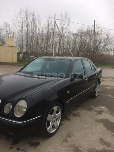 Mercedes E 280 1999, 301,000 km - 2.8 l - Bakı