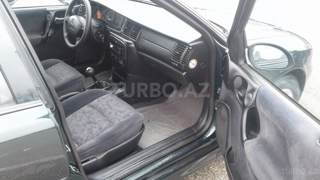 Opel Vectra 2001, 224,000 km - 1.6 л - Bakı