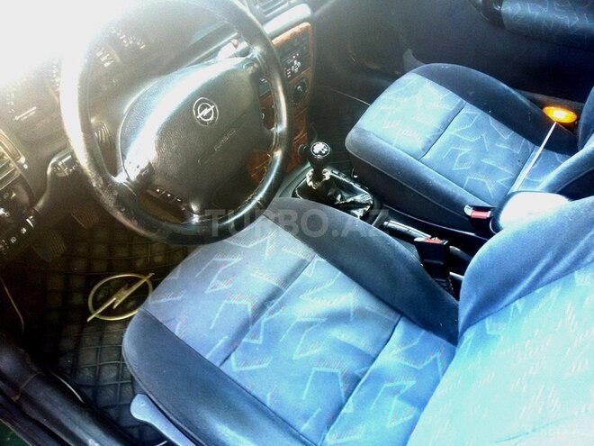 Opel Vectra 1996, 285,632 km - 2.0 л - Bakı