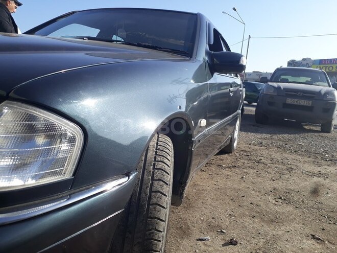 Mercedes C 240 2000, 300,000 km - 2.4 л - Sumqayıt