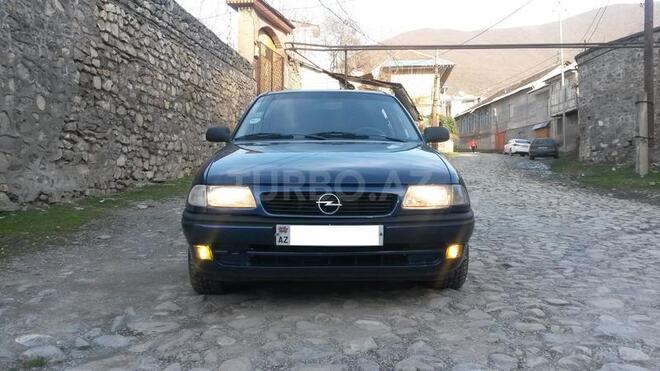 Opel Astra 1996, 250,000 km - 1.6 l - Şəki