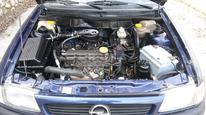 Opel Astra 1996, 250,000 km - 1.6 l - Şəki
