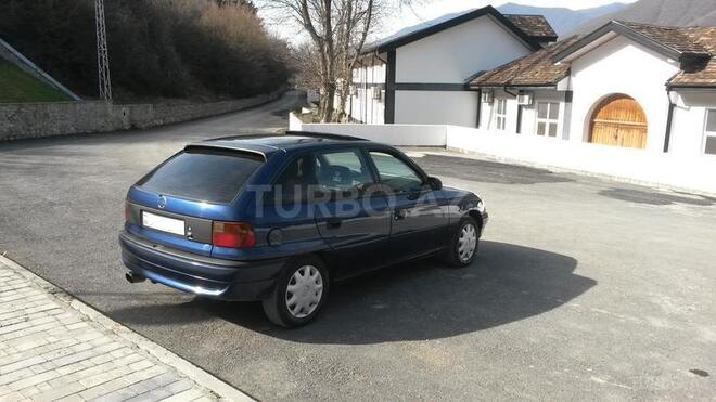 Opel Astra 1996, 250,000 km - 1.6 l - Şəki