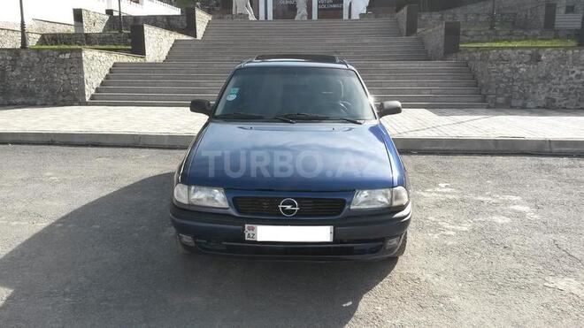 Opel Astra 1996, 250,000 km - 1.6 l - Şəki