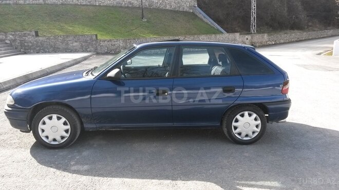 Opel Astra 1996, 250,000 km - 1.6 l - Şəki