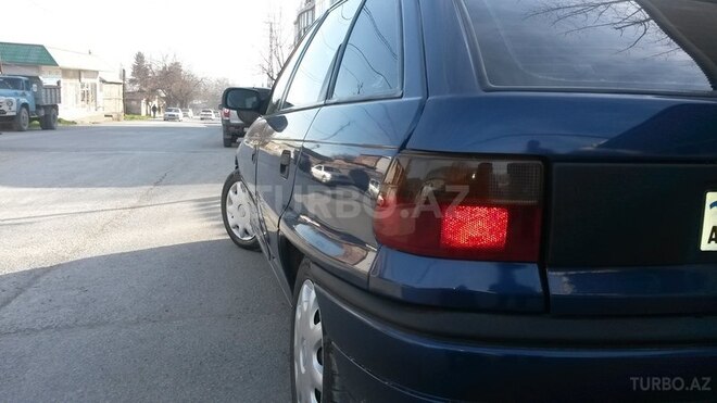 Opel Astra 1996, 250,000 km - 1.6 l - Şəki
