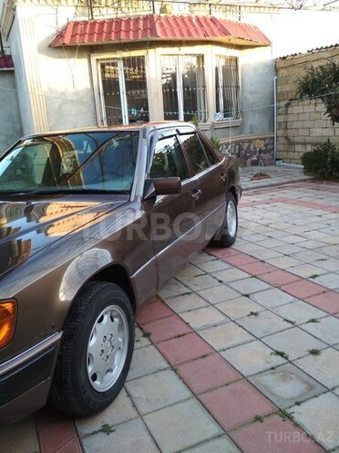 Mercedes E 200 1992, 320,000 km - 2.0 л - Sumqayıt