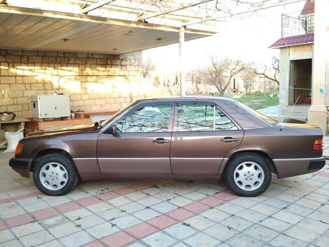 Mercedes E 200 1992, 320,000 km - 2.0 л - Sumqayıt