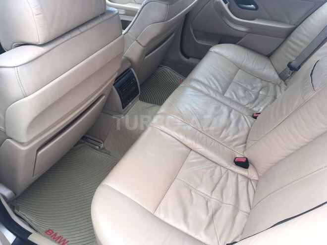BMW 528 1997, 356,237 km - 2.8 л - Xırdalan
