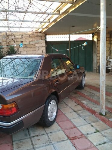 Mercedes E 200 1992, 320,000 km - 2.0 л - Sumqayıt