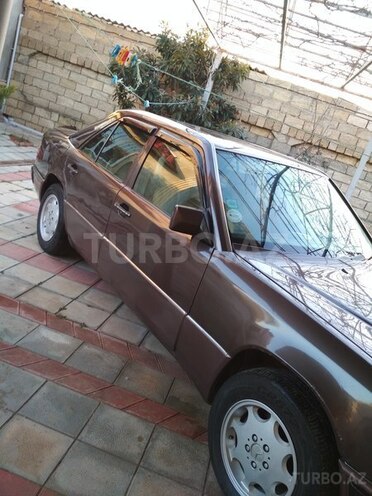 Mercedes E 200 1992, 320,000 km - 2.0 л - Sumqayıt