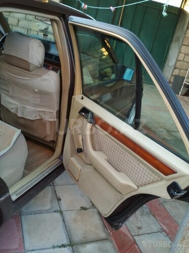 Mercedes E 200 1992, 320,000 km - 2.0 л - Sumqayıt