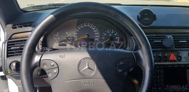 Mercedes E 320 1997, 250,000 km - 3.2 l - Bərdə