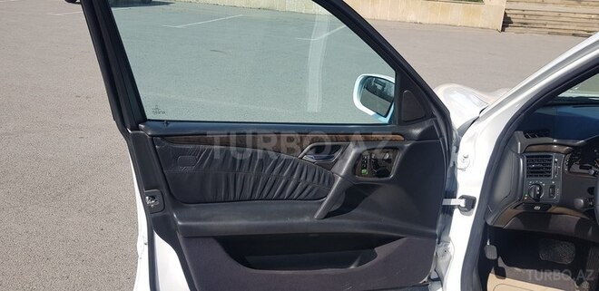 Mercedes E 320 1997, 250,000 km - 3.2 l - Bərdə