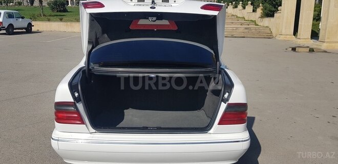 Mercedes E 320 1997, 250,000 km - 3.2 l - Bərdə