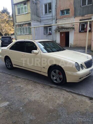Mercedes E 220 2001, 26,000 km - 0.1 л - Bakı