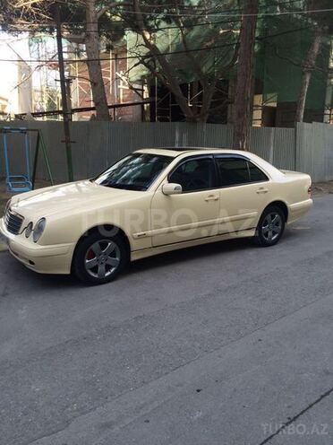 Mercedes E 220 2001, 26,000 km - 0.1 л - Bakı