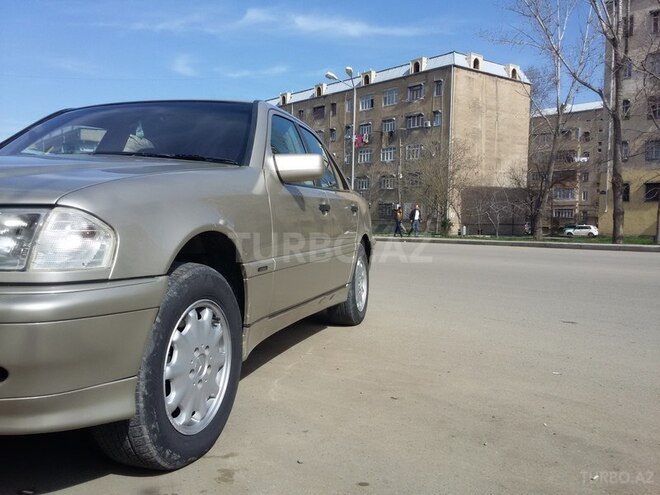Mercedes C 200 1997, 171,000 km - 2.2 l - Gəncə
