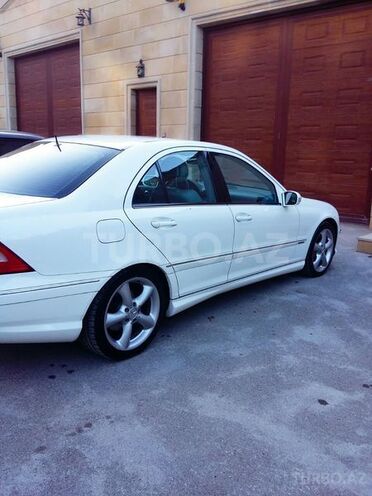 Mercedes C 230 2005, 218,000 km - 2.5 l - Bakı