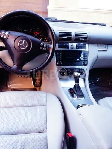 Mercedes C 230 2005, 218,000 km - 2.5 l - Bakı