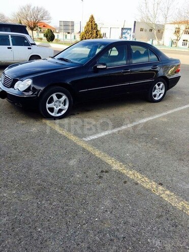 Mercedes C 200 2000, 329,025 km - 2.0 l - Qazax