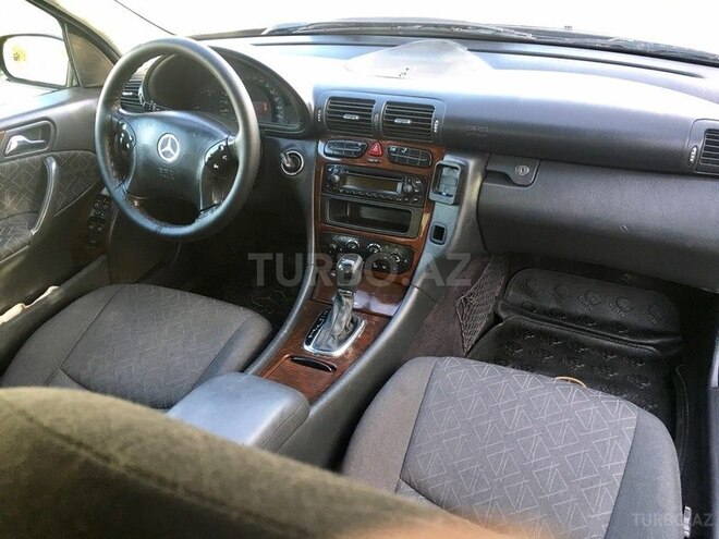 Mercedes C 200 2000, 329,025 km - 2.0 l - Qazax