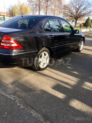 Mercedes C 200 2000, 329,025 km - 2.0 l - Qazax