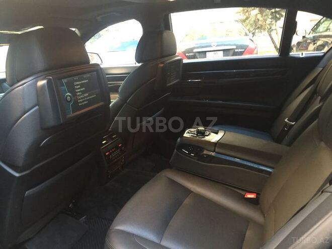 BMW 750 2010, 88,000 km - 4.4 l - Bakı