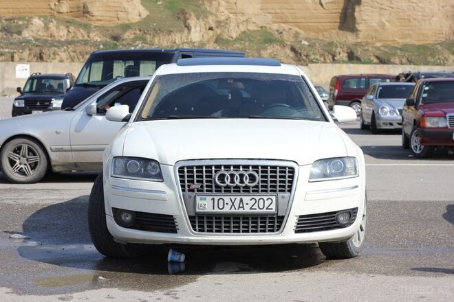 Audi A8 2006, 152,000 km - 3.2 л - Bakı