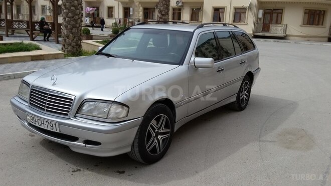 Mercedes C 220 2000, 419,000 km - 2.2 l - Xırdalan