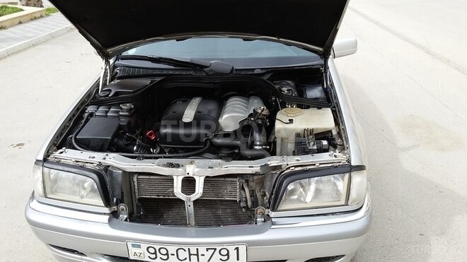 Mercedes C 220 2000, 419,000 km - 2.2 l - Xırdalan