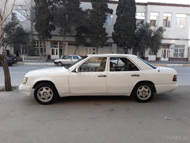 Mercedes E 230 1989, 254,368 km - 2.3 l - Bakı