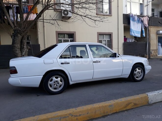 Mercedes E 230 1989, 254,368 km - 2.3 l - Bakı