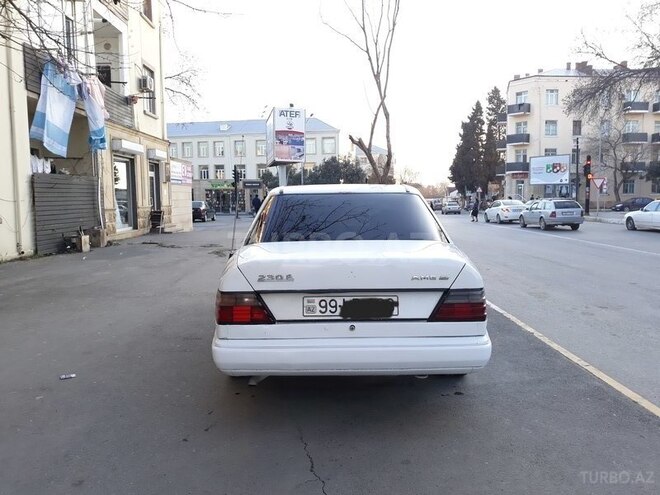 Mercedes E 230 1989, 254,368 km - 2.3 l - Bakı
