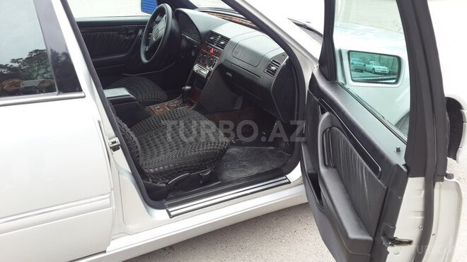 Mercedes C 230 1999, 218,000 km - 2.3 l - Sumqayıt