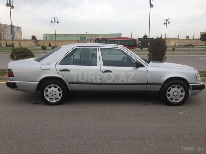 Mercedes E 230 1988, 395,555 km - 2.3 l - Bakı