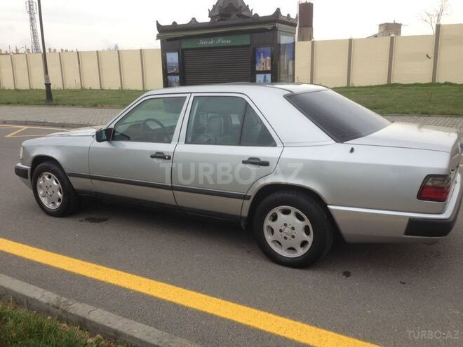 Mercedes E 230 1988, 395,555 km - 2.3 l - Bakı