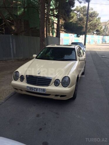 Mercedes E 220 2001, 332,000 km - 0.2 л - Bakı