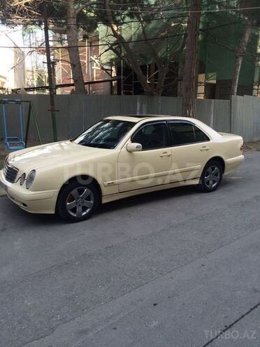 Mercedes E 220 2001, 332,000 km - 0.2 л - Bakı