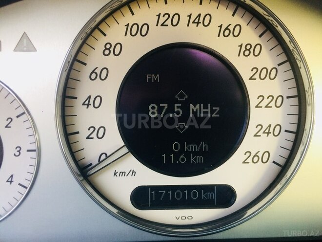Mercedes E 260 2002, 170,000 km - 2.6 l - Ağcabədi
