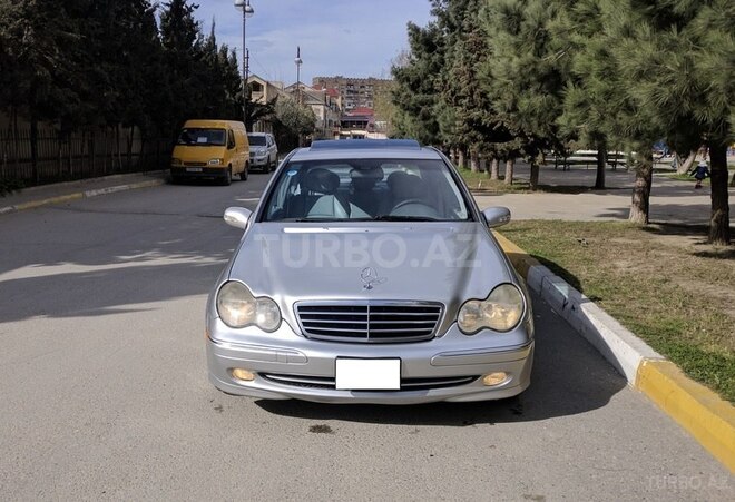 Mercedes C 230 2004, 370,000 km - 2.5 l - Bakı