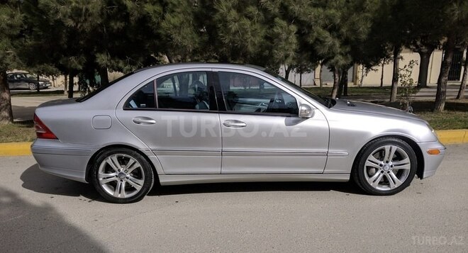 Mercedes C 230 2004, 370,000 km - 2.5 l - Bakı